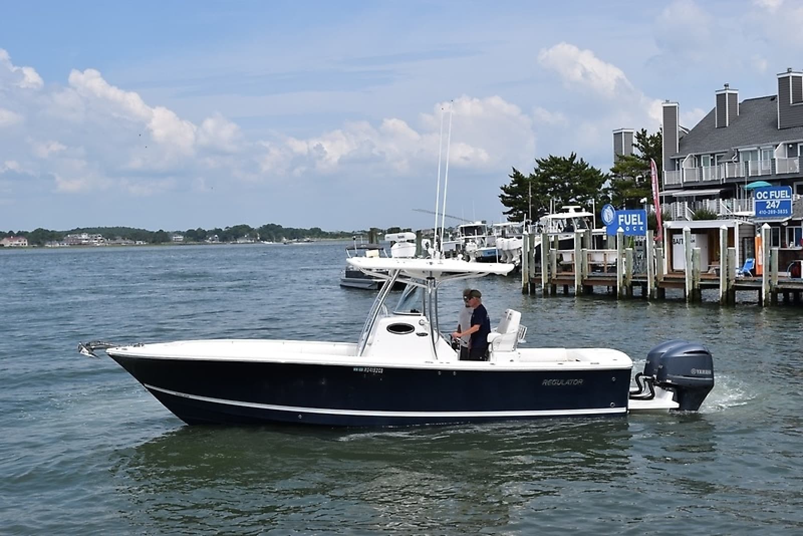 2012 Regulator 28 FS - Photo 2