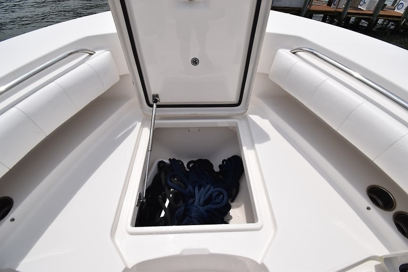 2012 Regulator 28 FS - Photo 29