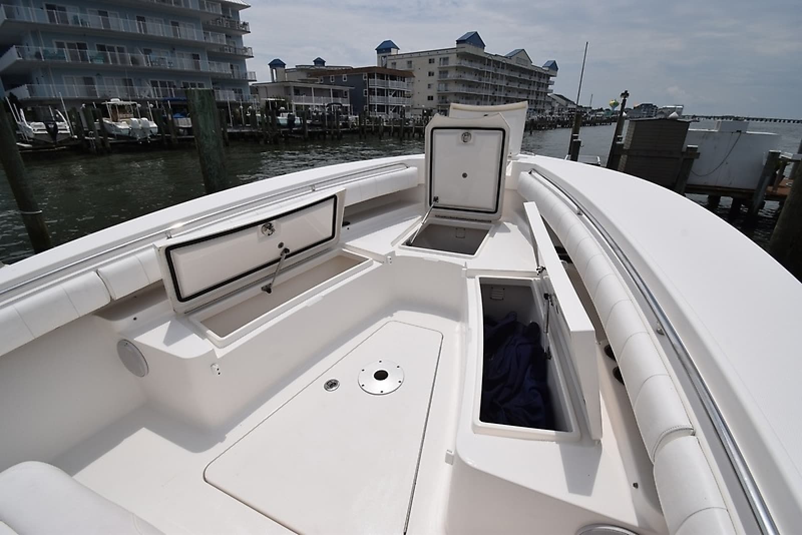 2012 Regulator 28 FS - Photo 26