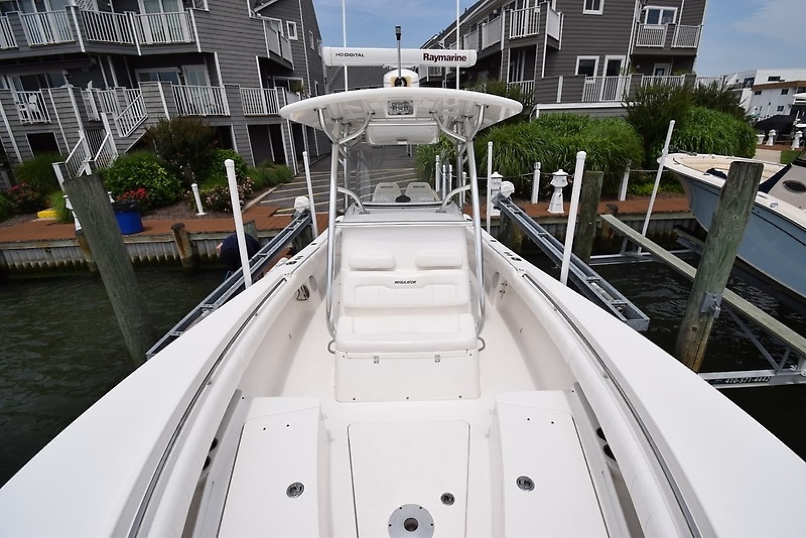 2012 Regulator 28 FS - Photo 21