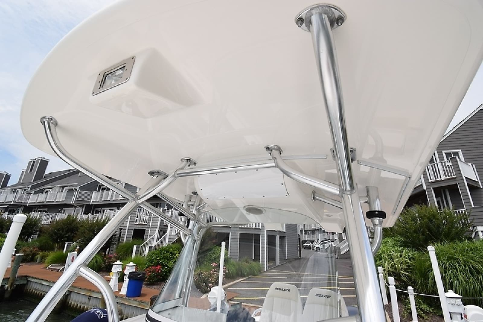 2012 Regulator 28 FS - Photo 36
