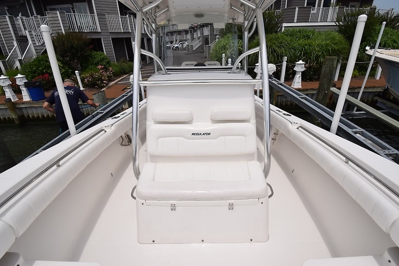 2012 Regulator 28 FS - Photo 34