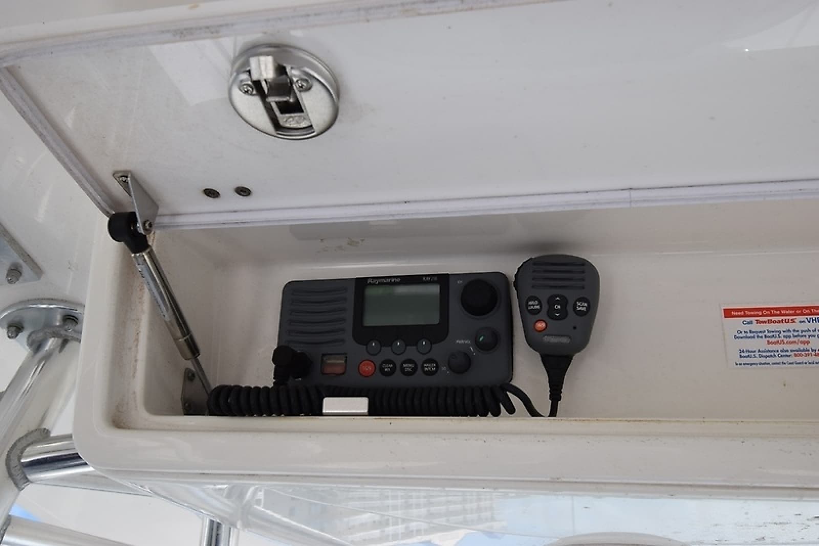 2012 Regulator 28 FS - Photo 17