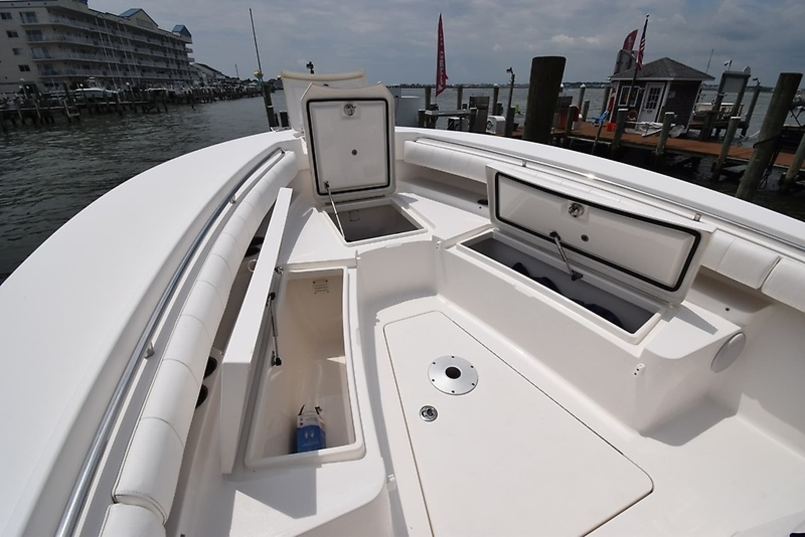 2012 Regulator 28 FS - Photo 25