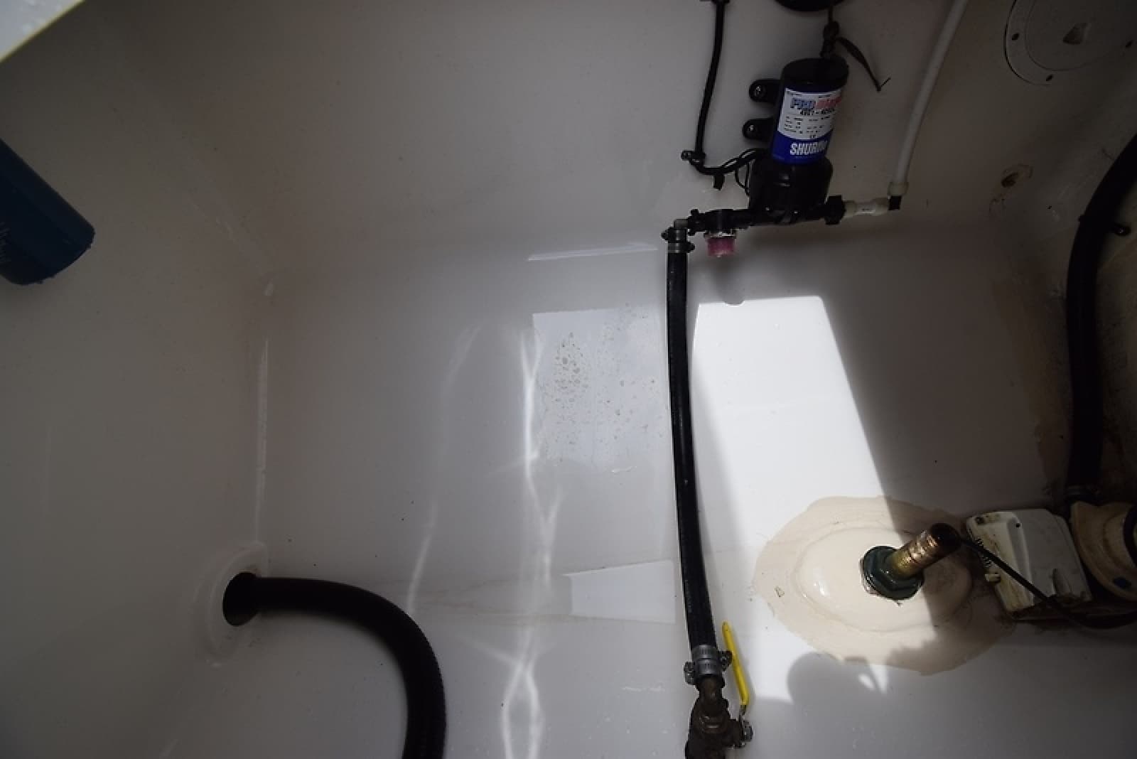 2012 Regulator 28 FS - Photo 40