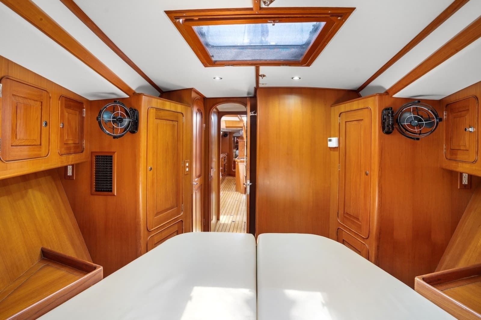 2005 Hylas 54 - Photo 41