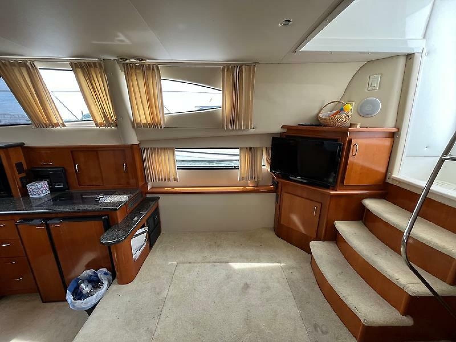 2003 Carver 366 Motor Yacht - Photo 26