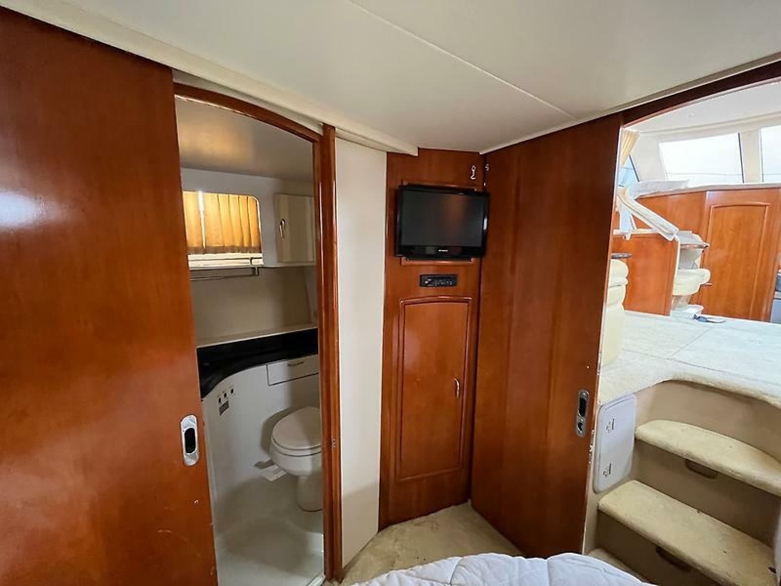 2003 Carver 366 Motor Yacht - Photo 36
