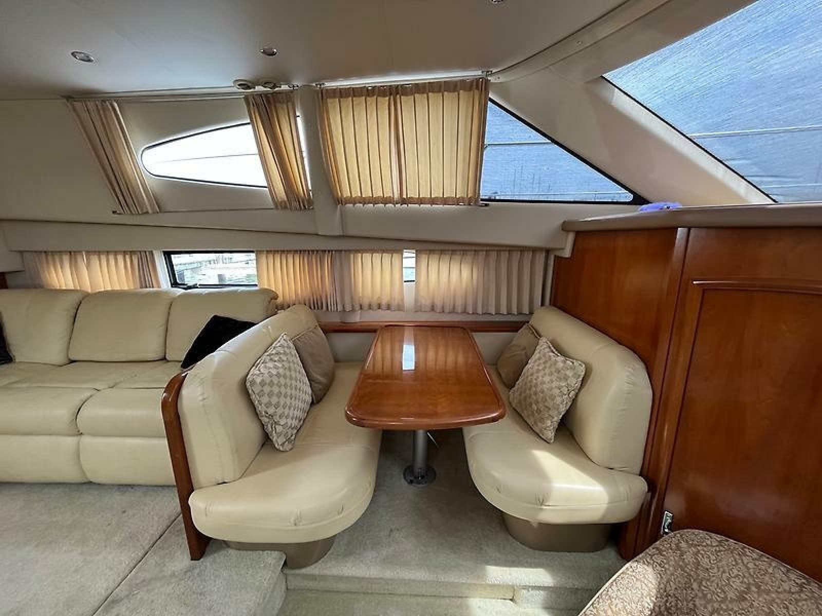2003 Carver 366 Motor Yacht - Photo 24