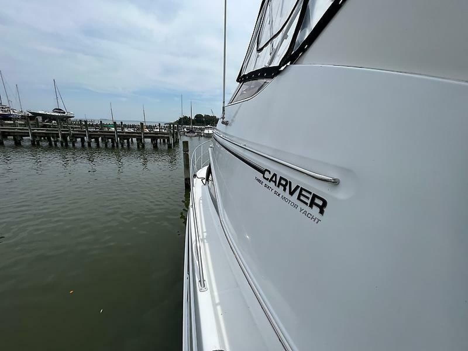 2003 Carver 366 Motor Yacht - Photo 15