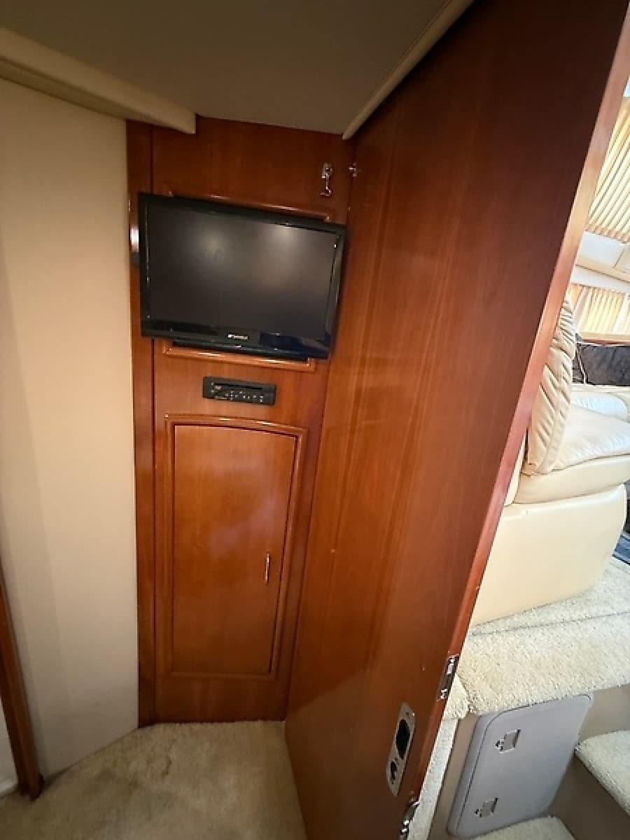 2003 Carver 366 Motor Yacht - Photo 42