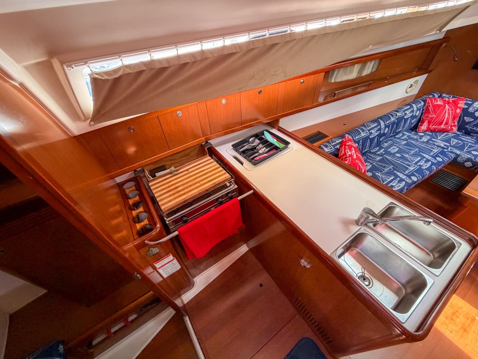 2011 Beneteau Oceanis 34 - Photo 8