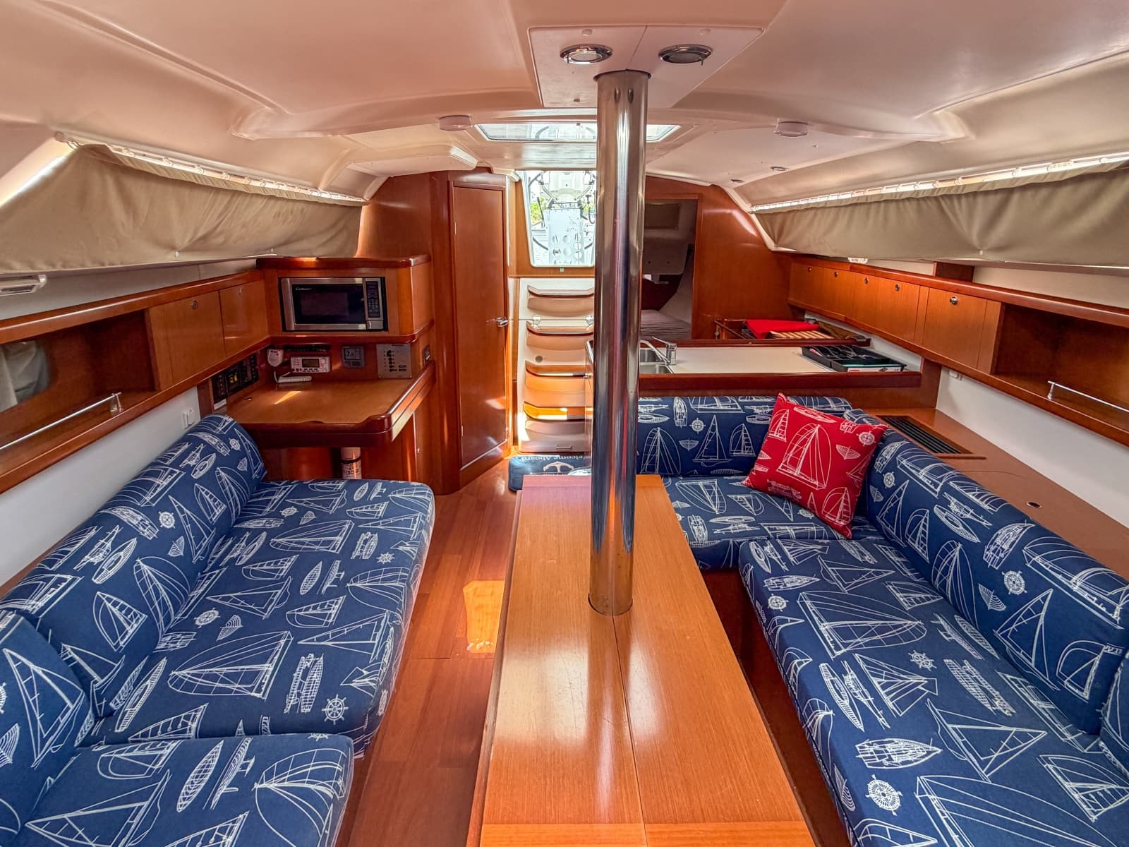 2011 Beneteau Oceanis 34 - Photo 16
