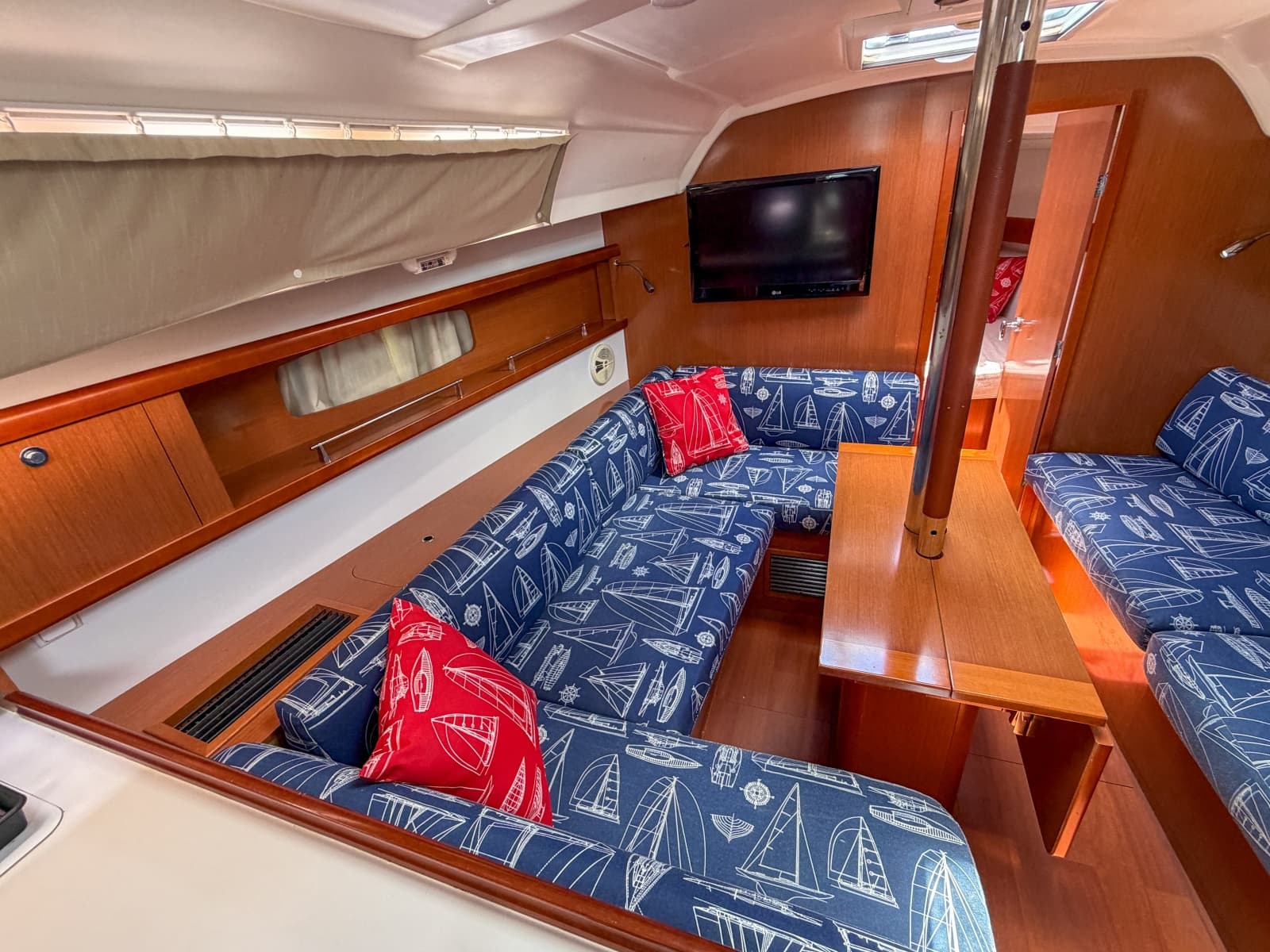 2011 Beneteau Oceanis 34 - Photo 5