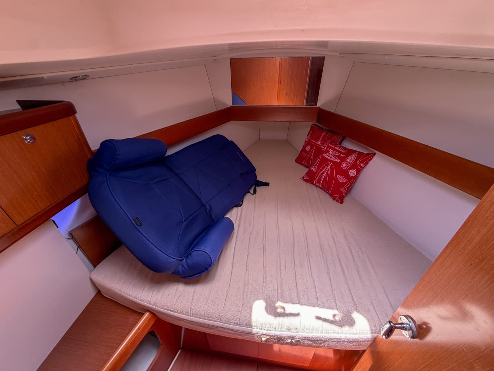 2011 Beneteau Oceanis 34 - Photo 13