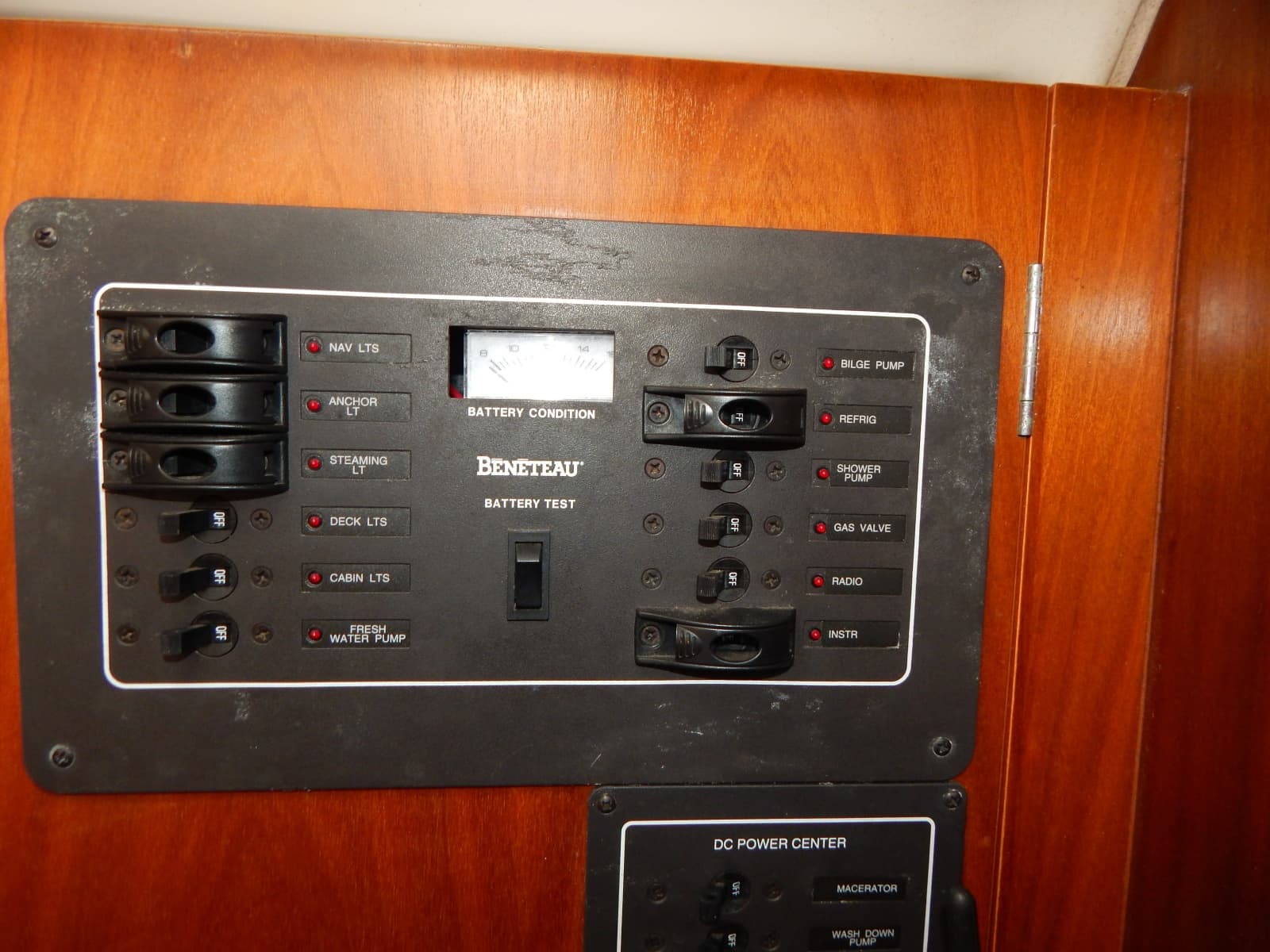 1999 Beneteau Oceanis 381 - Photo 26