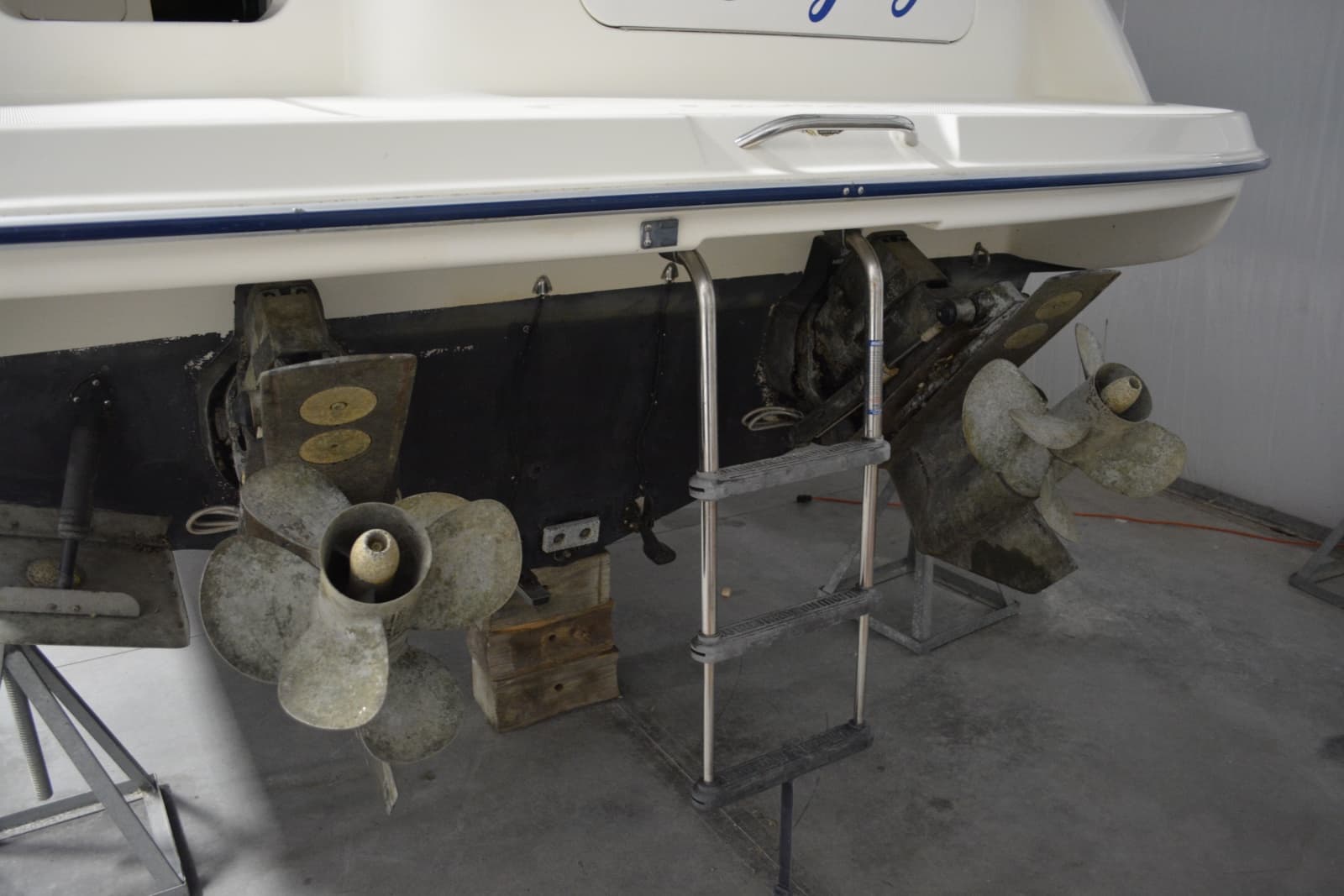 2006 Bayliner 305 - Photo 12