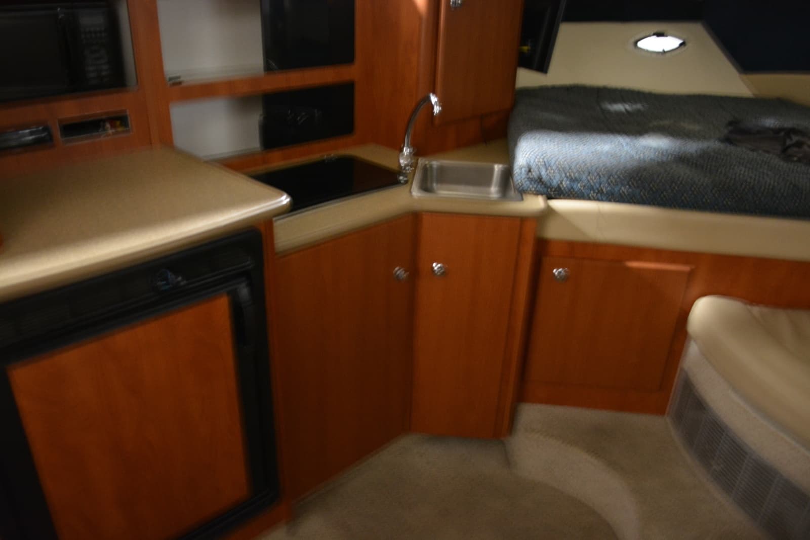 2006 Bayliner 305 - Photo 22