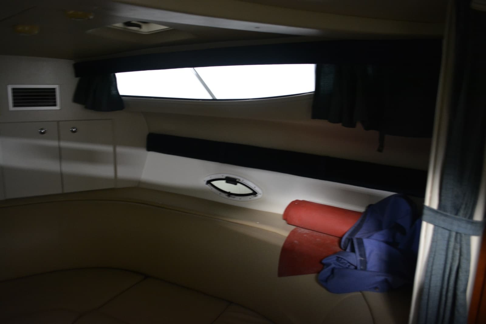 2006 Bayliner 305 - Photo 21