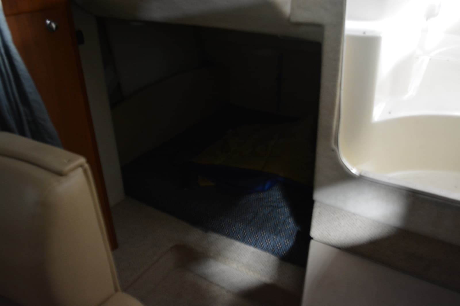 2006 Bayliner 305 - Photo 24