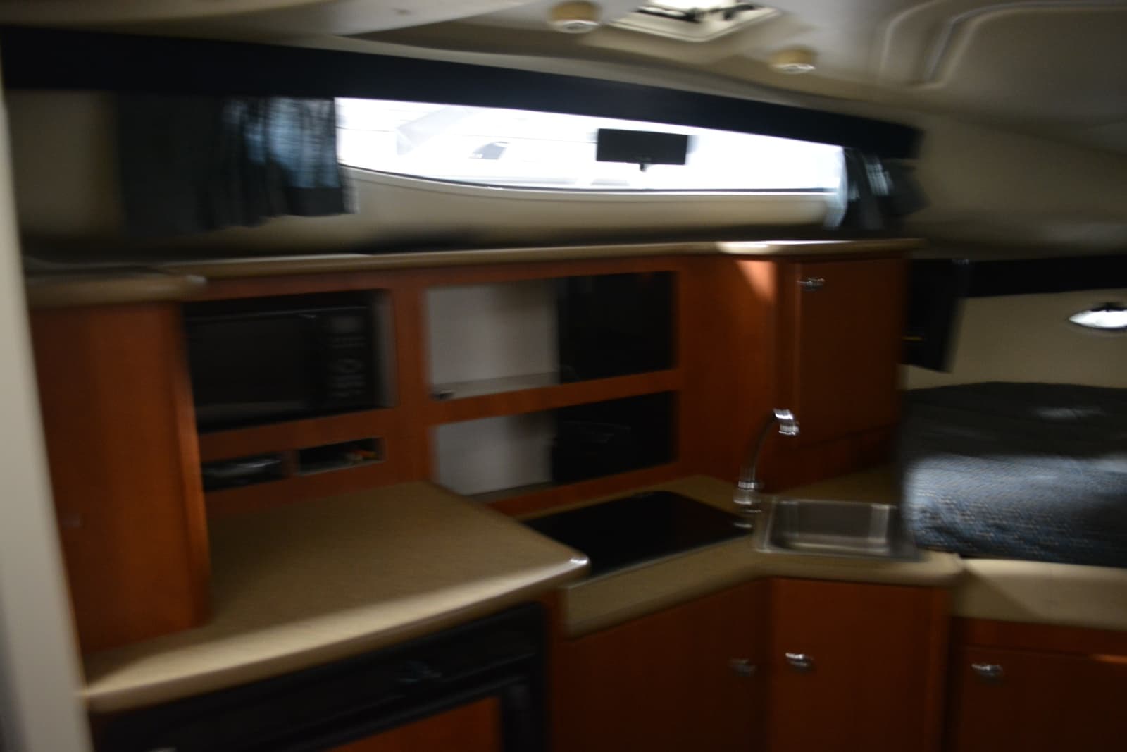 2006 Bayliner 305 - Photo 23