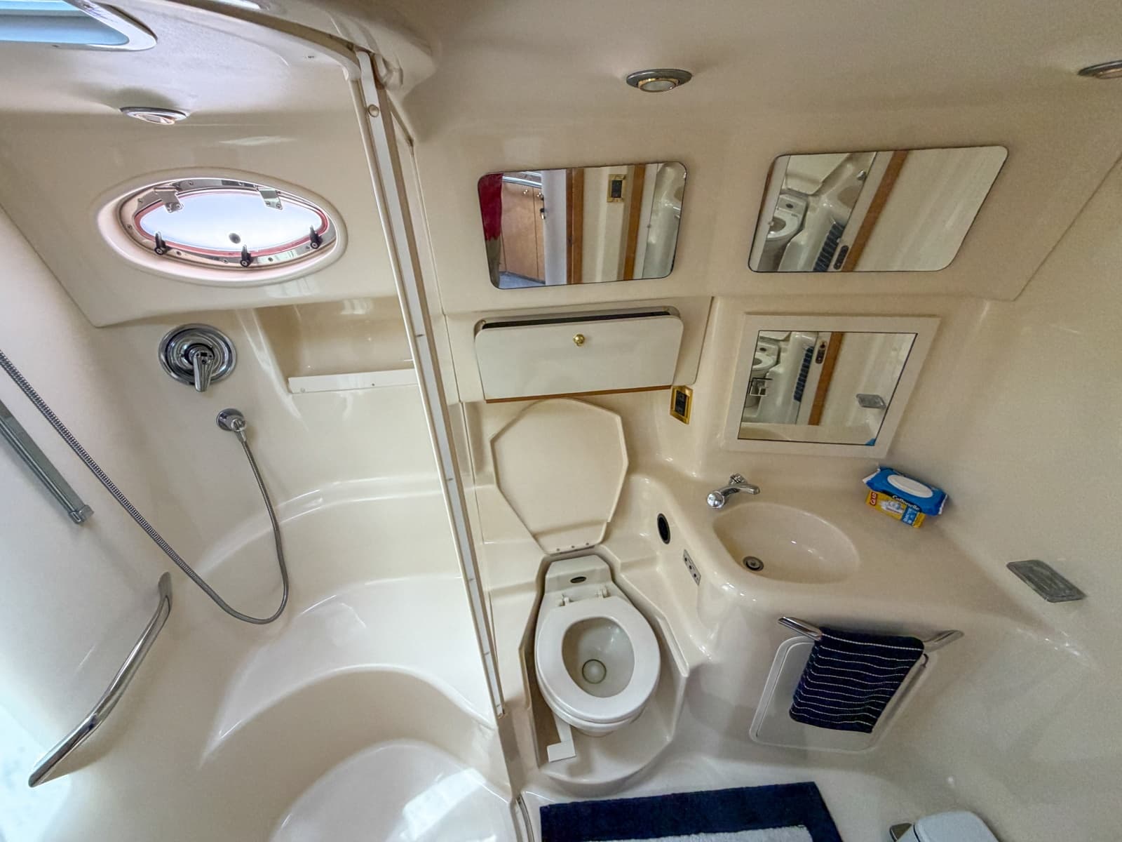 1997 Sea Ray 450 Sundancer - Photo 13