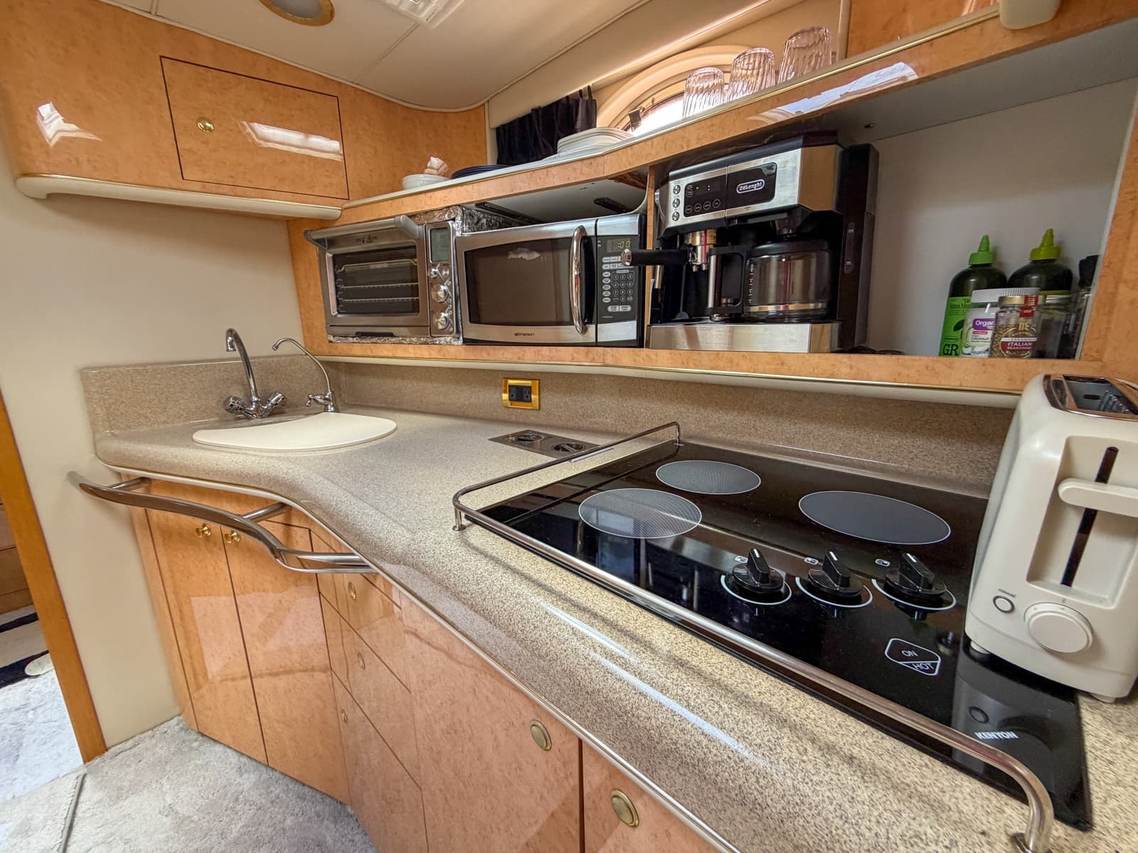 1997 Sea Ray 450 Sundancer - Photo 8