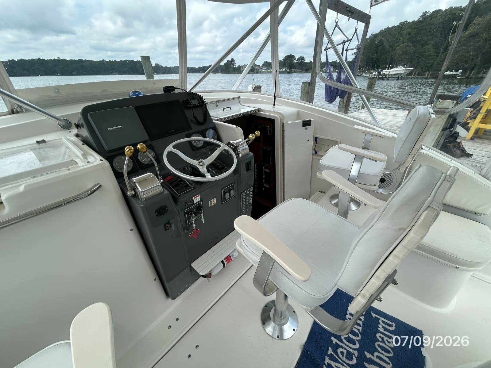 2001 Pursuit 3000 Offshore - Photo 26