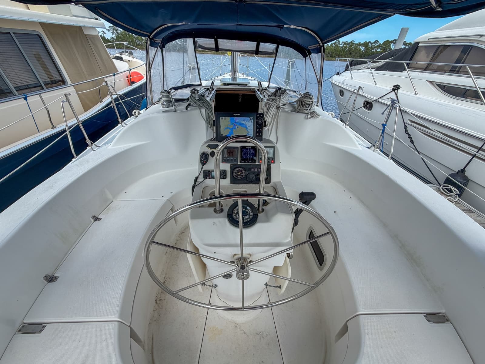 1999 Hunter 380 - Photo 17