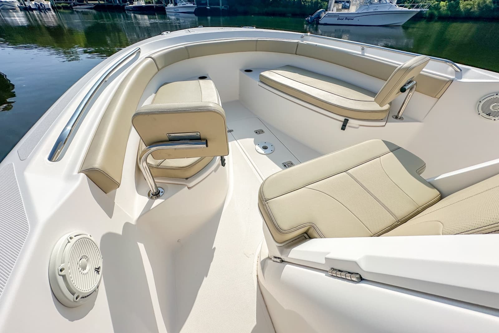 2018 Pursuit C 260 - Photo 23
