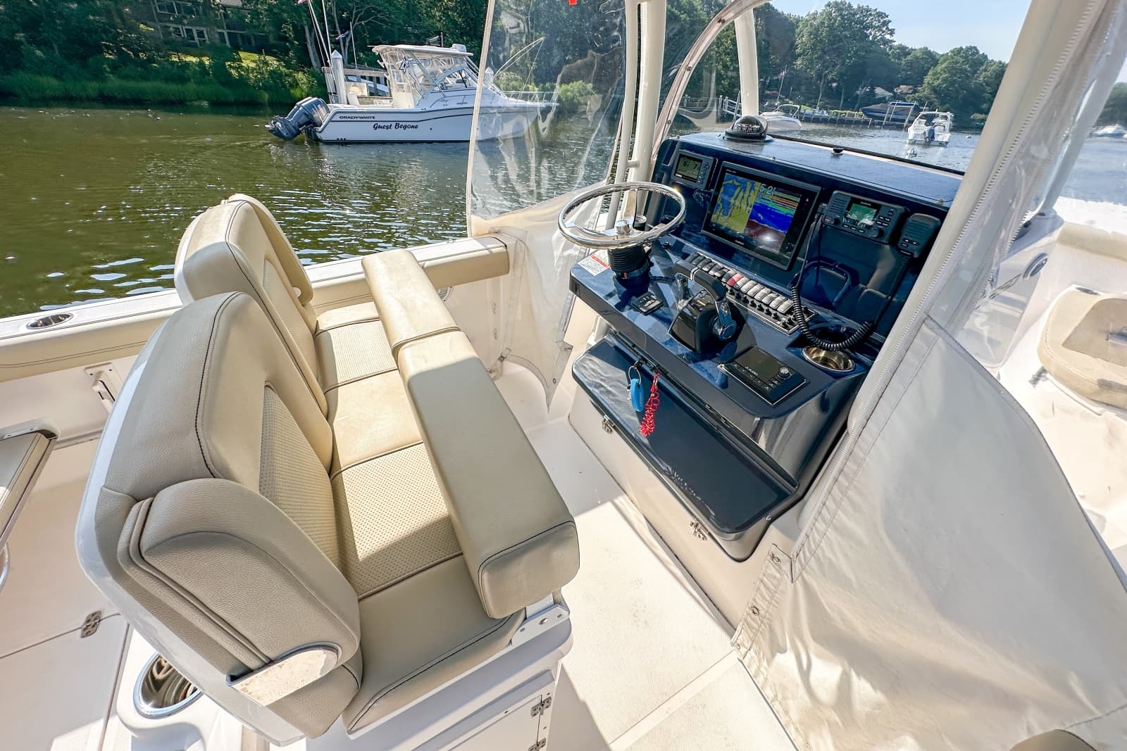 2018 Pursuit C 260 - Photo 20