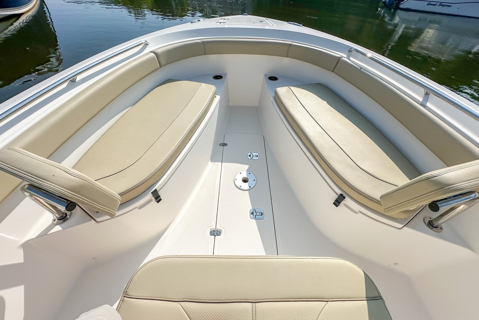 2018 Pursuit C 260 - Photo 24