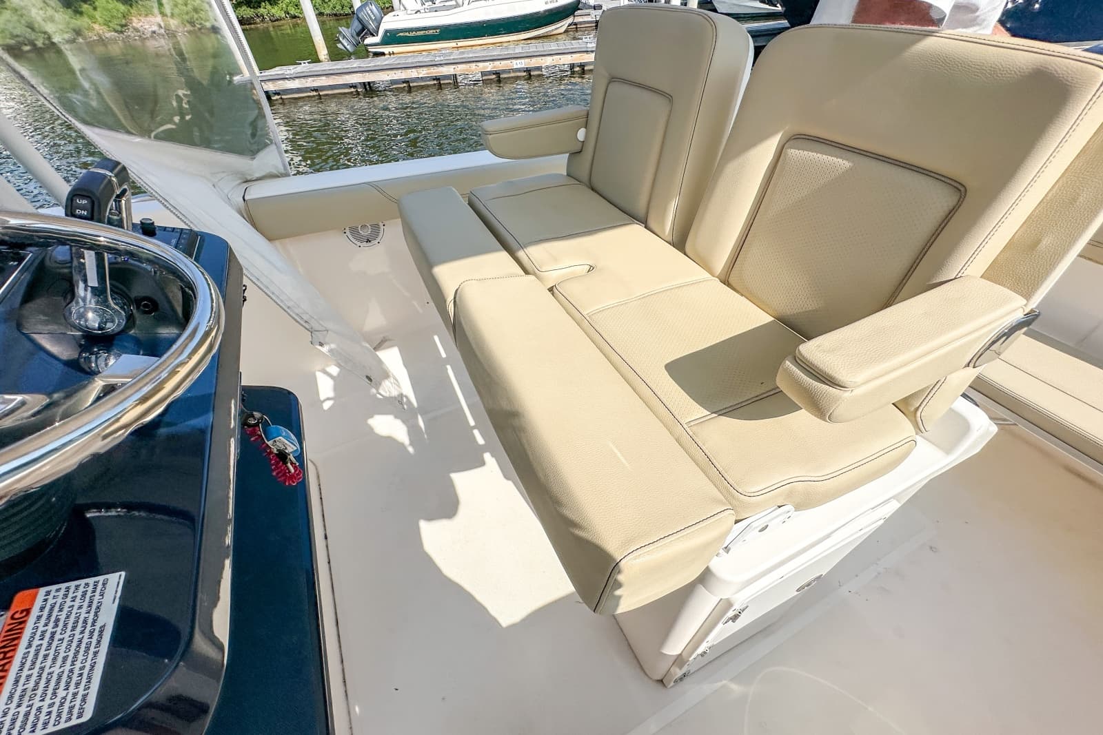 2018 Pursuit C 260 - Photo 32