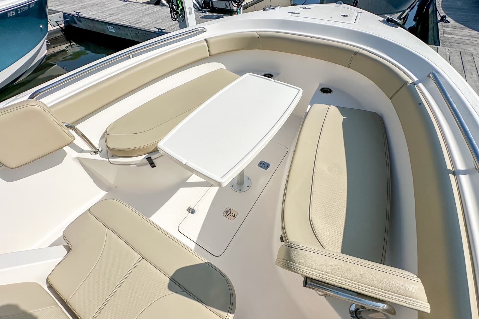 2018 Pursuit C 260 - Photo 22