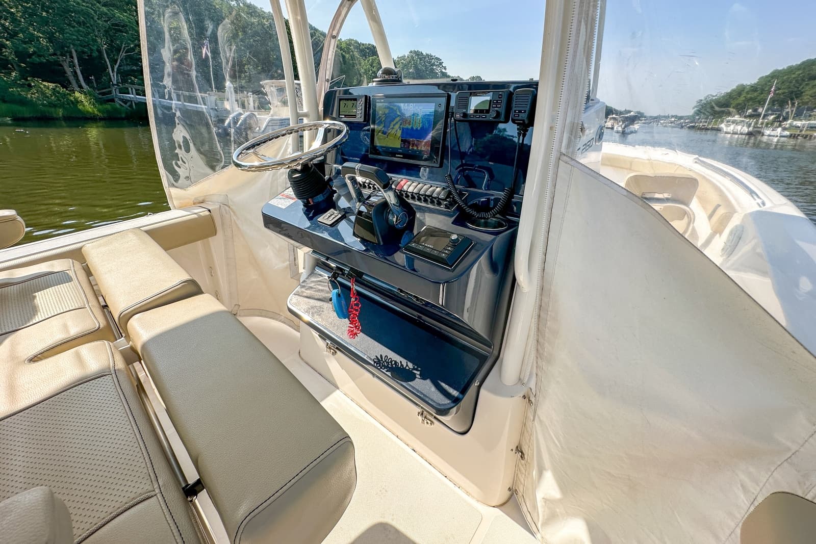 2018 Pursuit C 260 - Photo 19