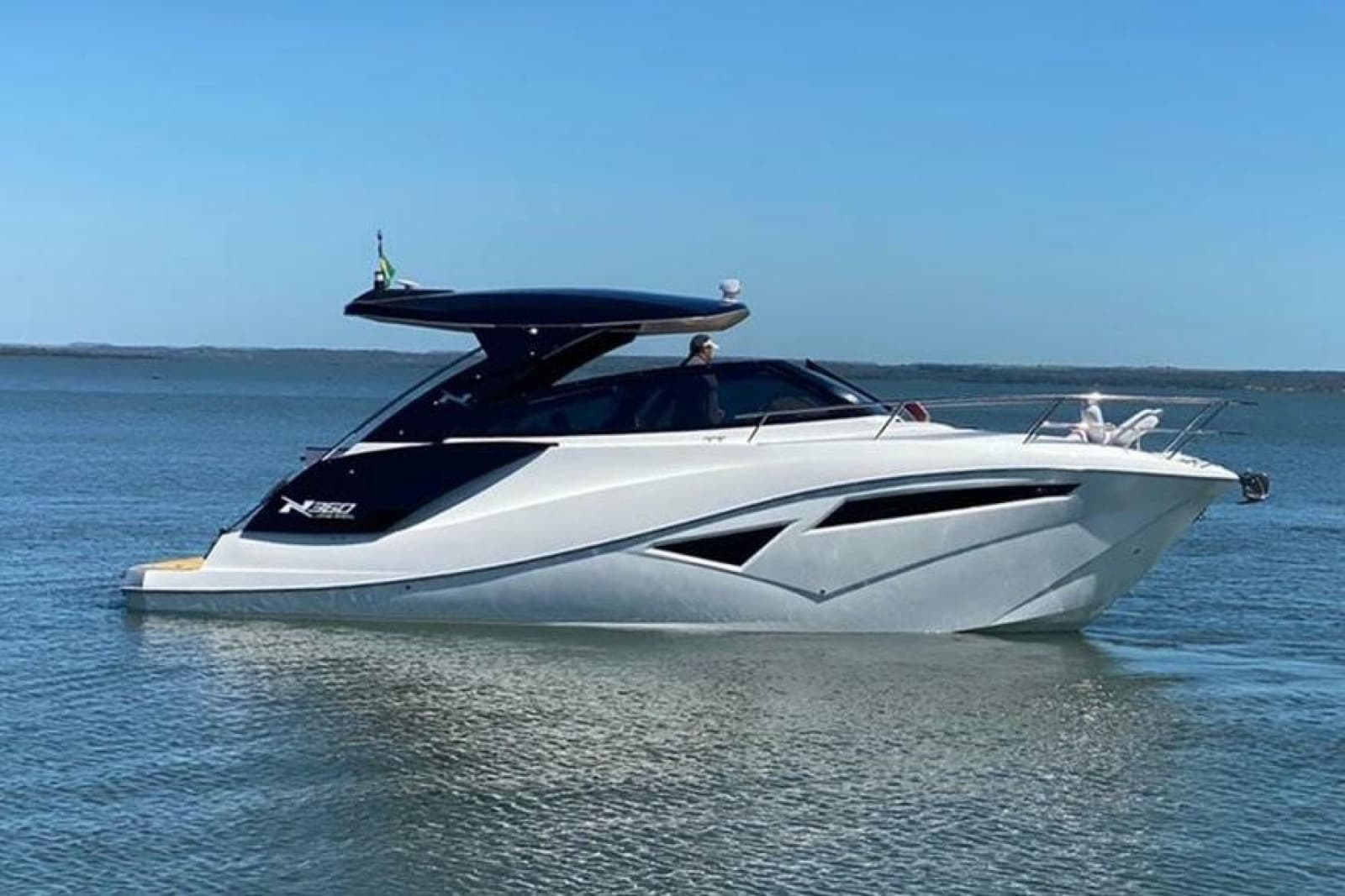 2024 NX Boats 360 Sport Coupe - Photo 2