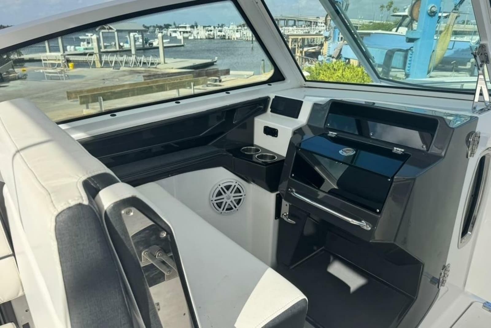2023 Blackfin 272 DC - Photo 16