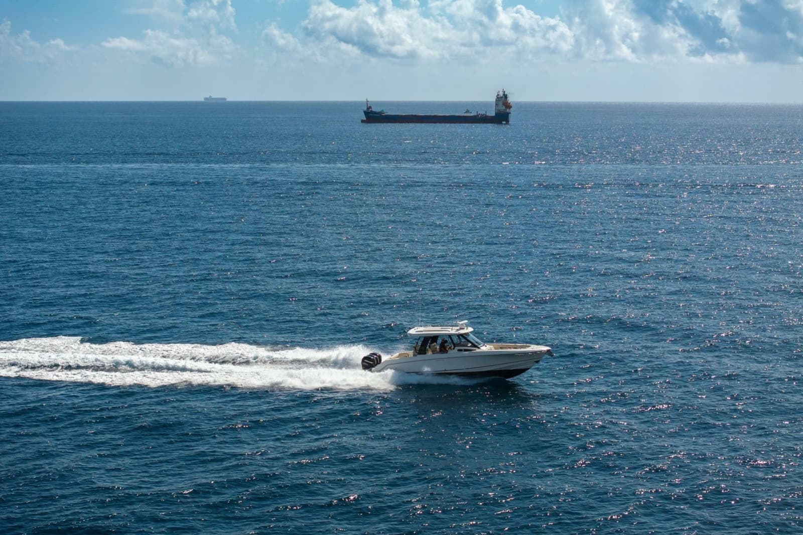 2023 Boston Whaler 350 Realm - Photo 6