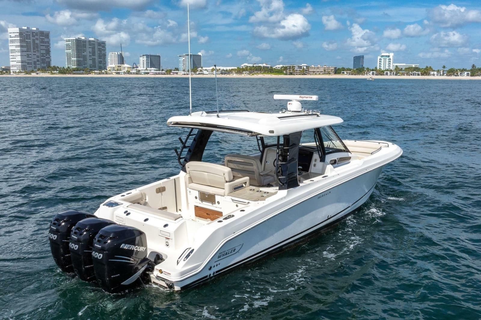 2023 Boston Whaler 350 Realm - Photo 4