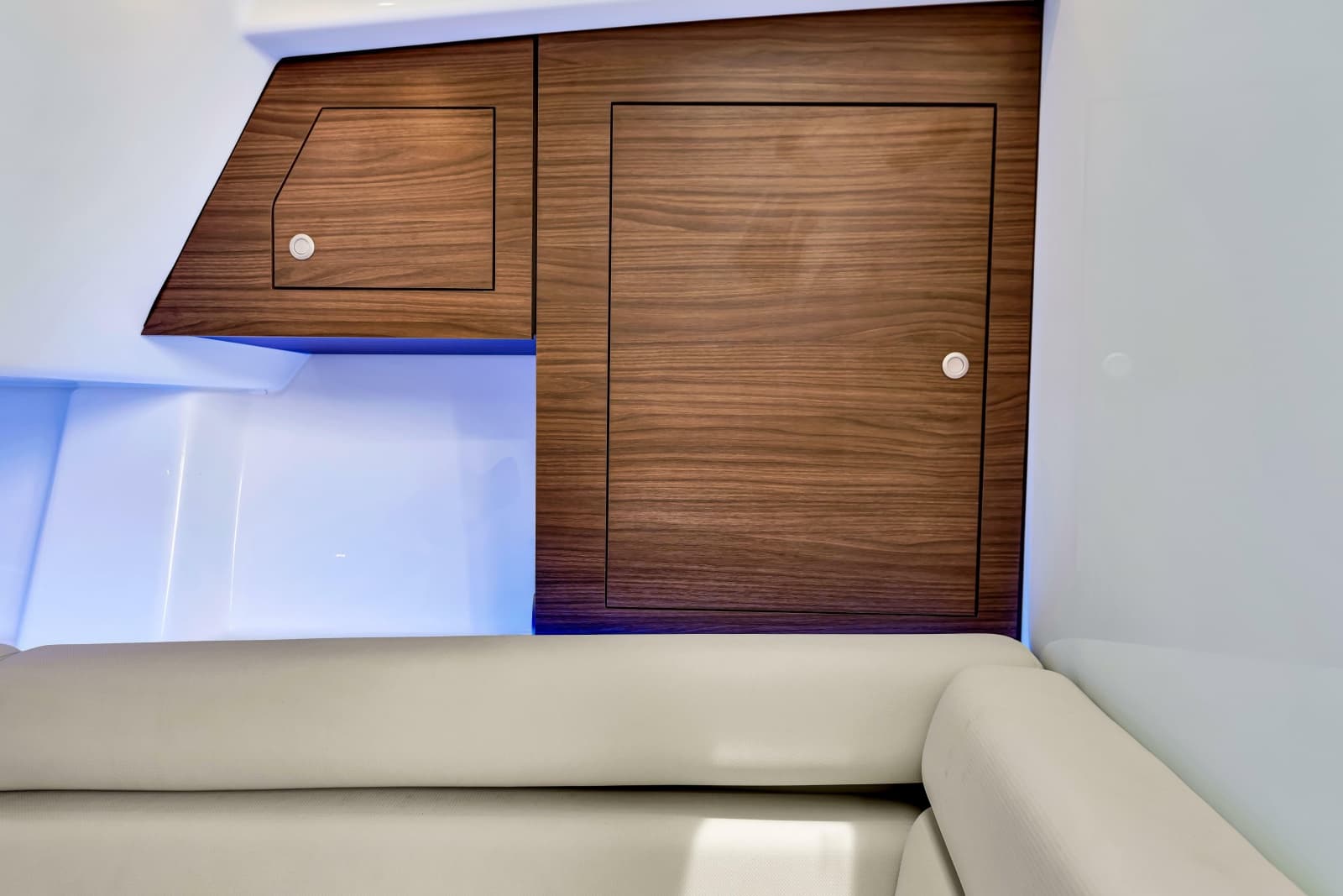 2023 Boston Whaler 350 Realm - Photo 12
