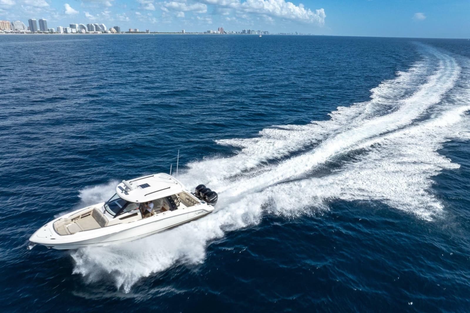 2023 Boston Whaler 350 Realm - Photo 9