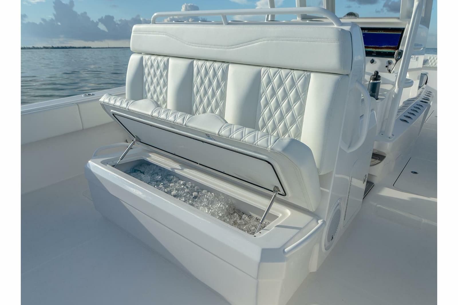 2023 Invincible 33 Catamaran - Photo 10