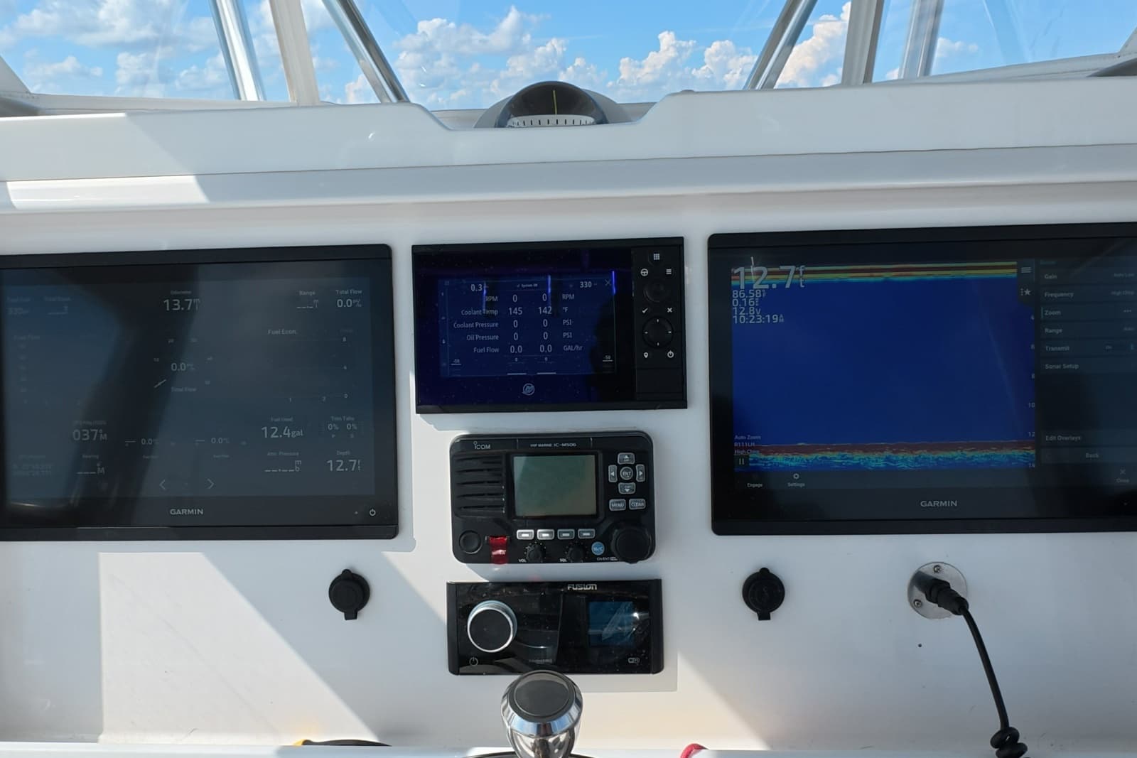 2023 Invincible 33 Catamaran - Photo 3