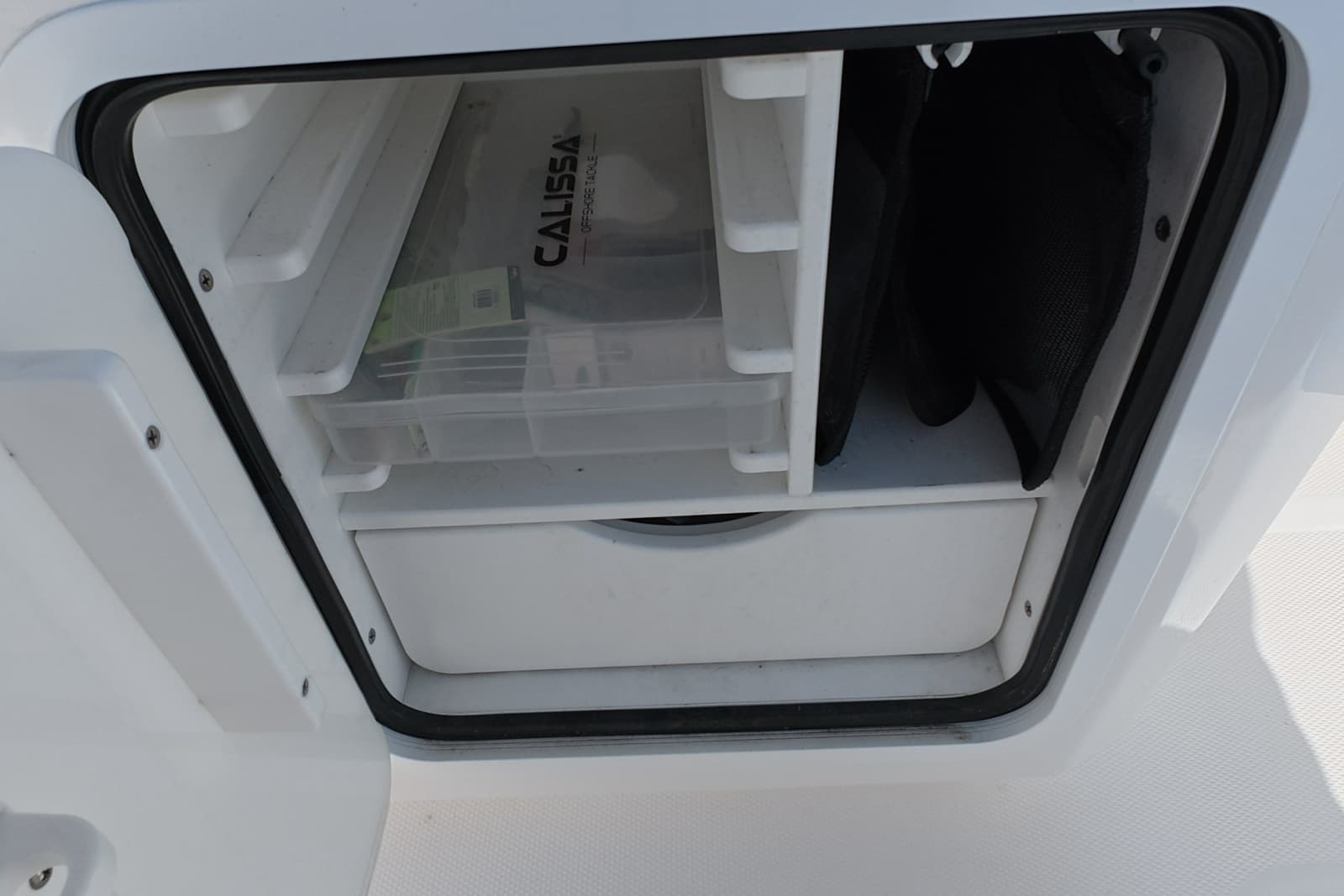 2023 Invincible 33 Catamaran - Photo 31