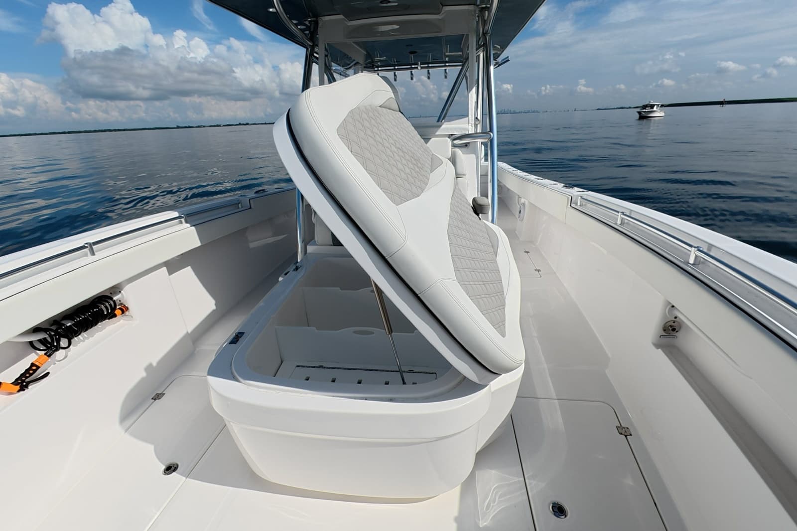 2023 Invincible 33 Catamaran - Photo 10