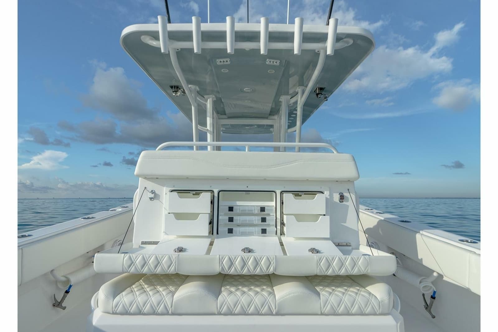 2023 Invincible 33 Catamaran - Photo 9