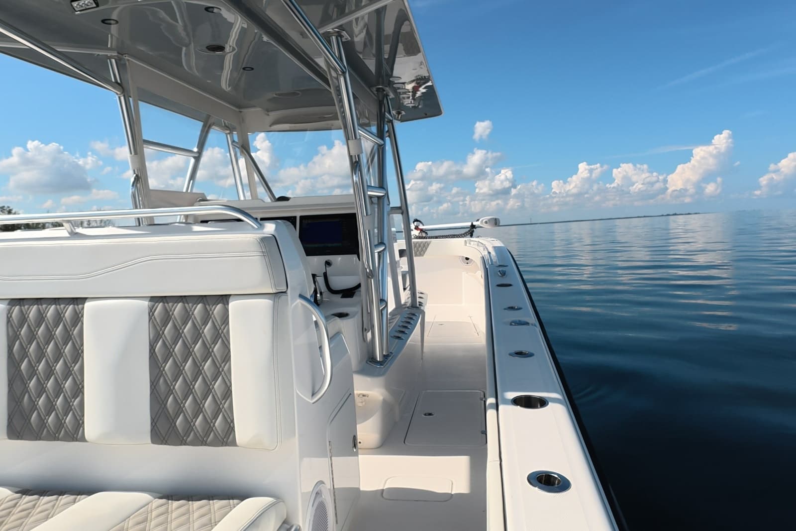 2023 Invincible 33 Catamaran - Photo 18