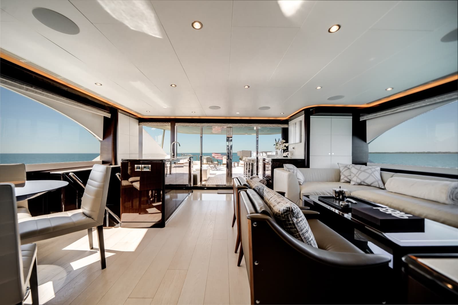 2022 Ocean Alexander OA 37L - Photo 26