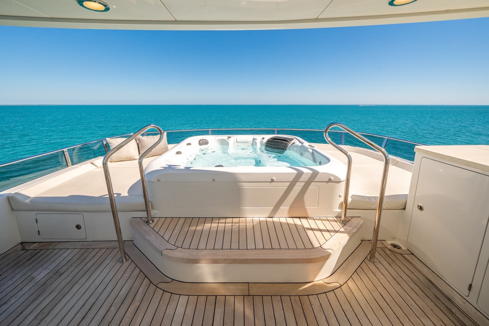2022 Ocean Alexander OA 37L - Photo 32