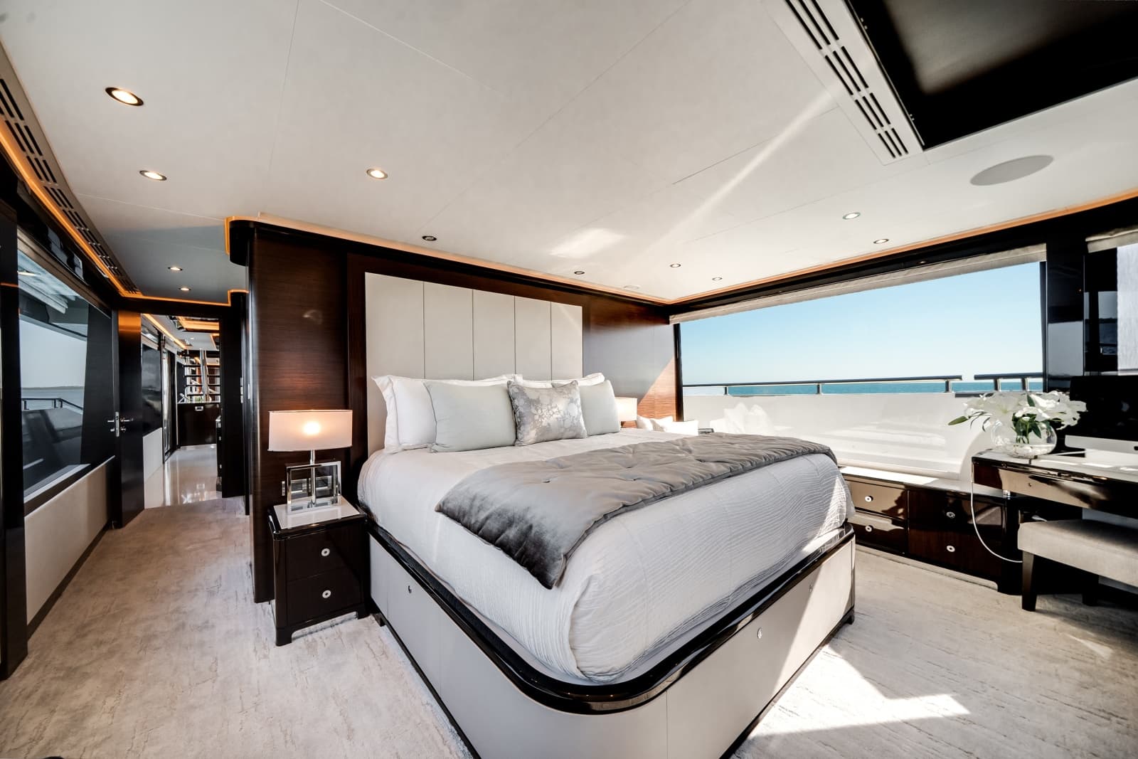 2022 Ocean Alexander OA 37L - Photo 13